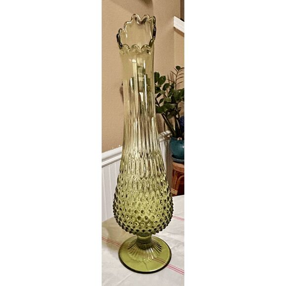 Vintage Fenton 18.5" Hobnail Swung Avocado Green Vase Avocado Green - Picture 4 of 6